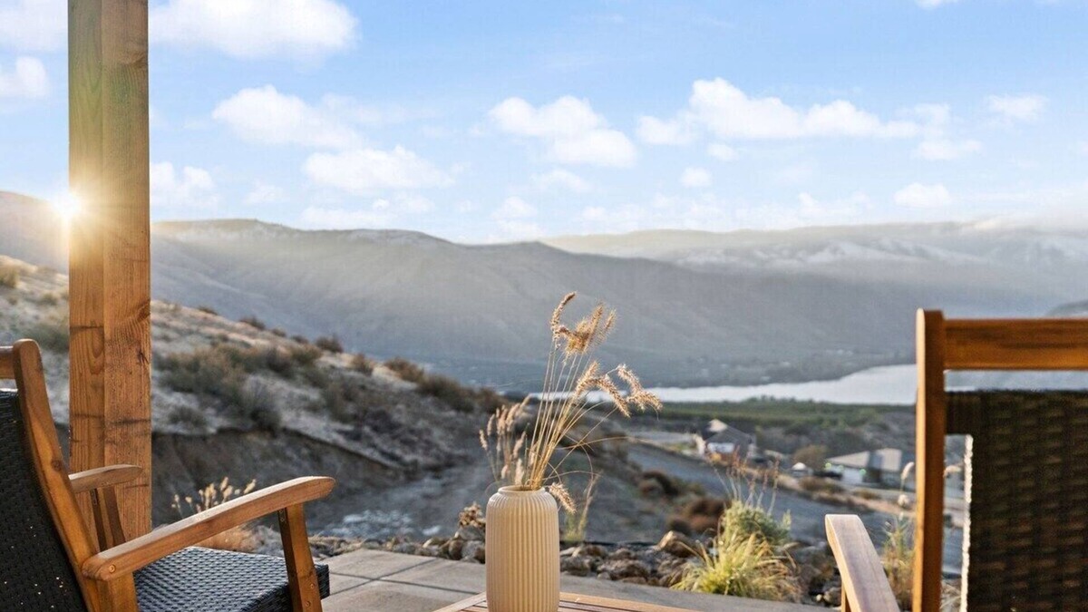 Entiat Cabin | Experience The Outlook Cabin