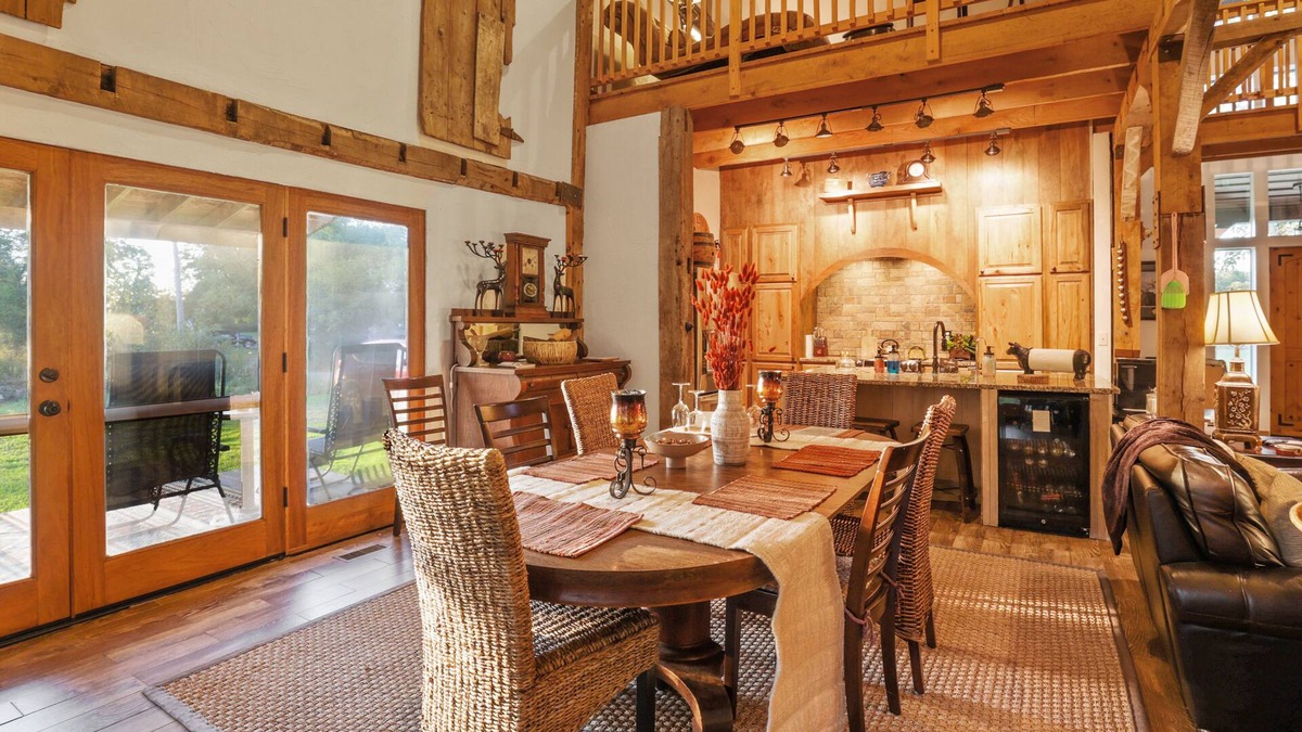 Utica House | Experience the romance of a BARN. "DO YOU THINK YOU LIVE IN A BARN"YES!