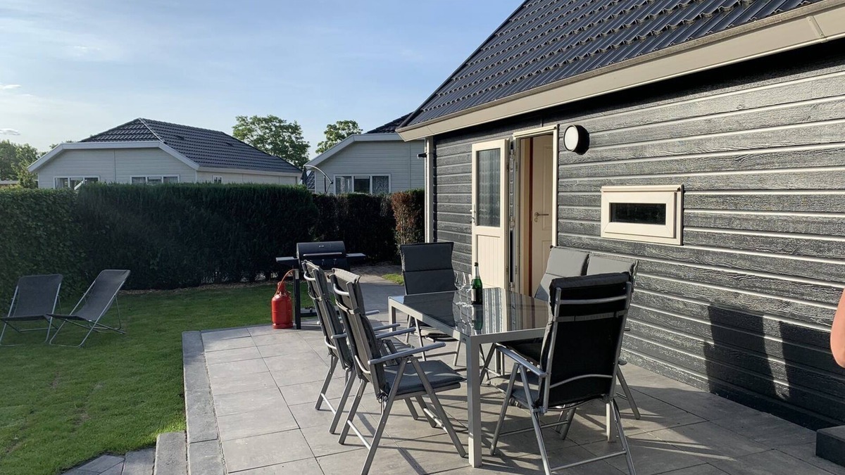 Lathum House | Experience the ultimate pleasure of quality time with friends and family in this holiday home!