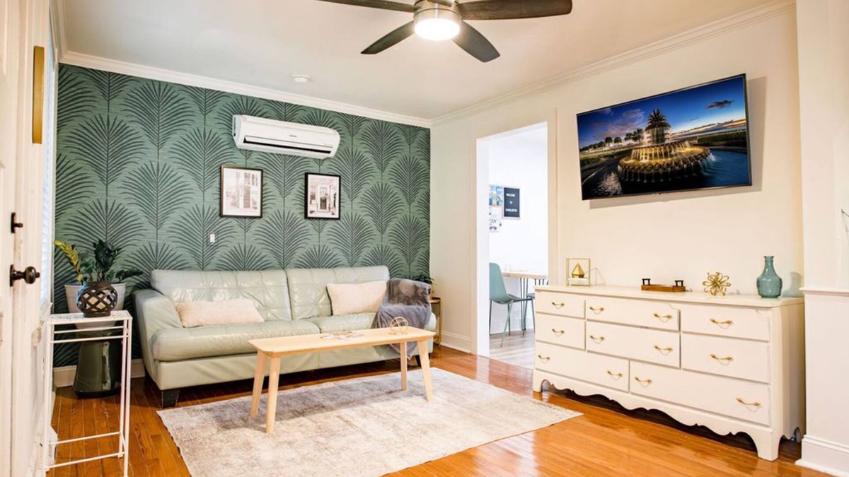 Hanahan Apartment | Experience the Perfect Place to Explore Like a Local