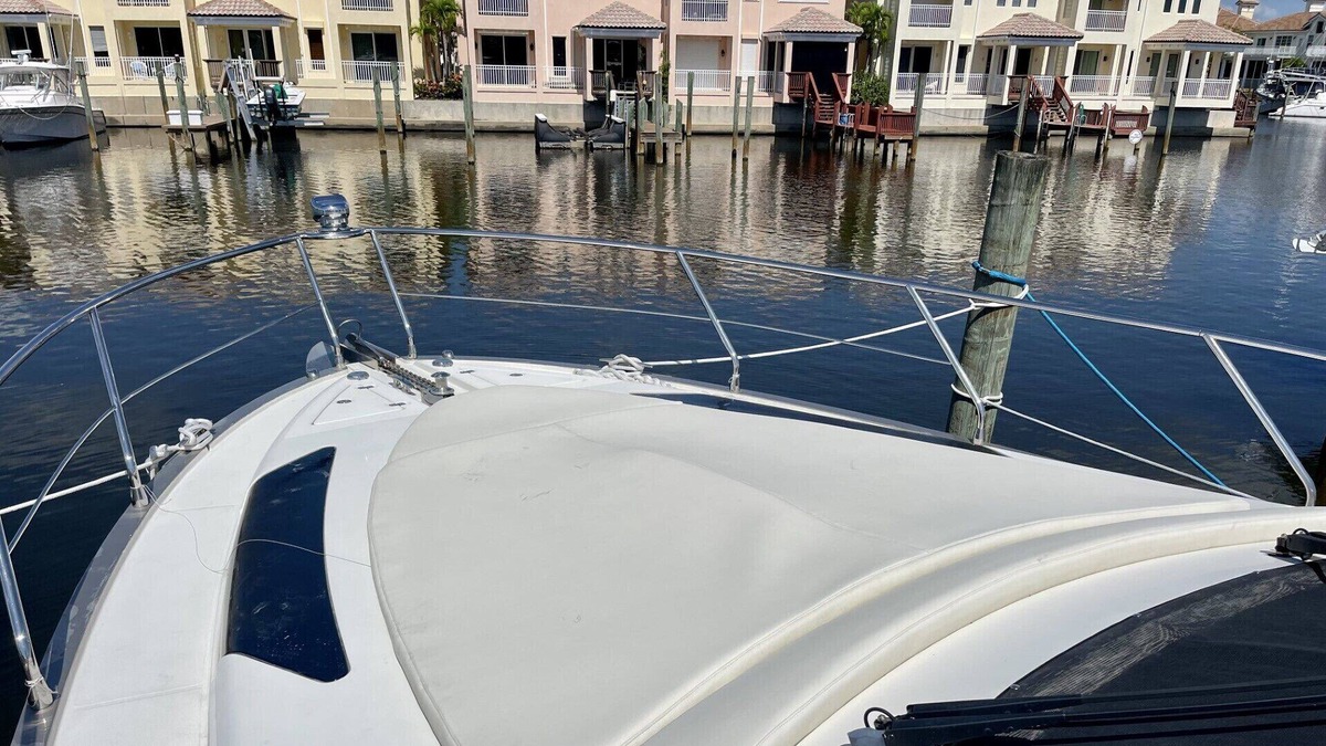 Gifford Boat Rental | Experience the yacht life with this exotic gem.