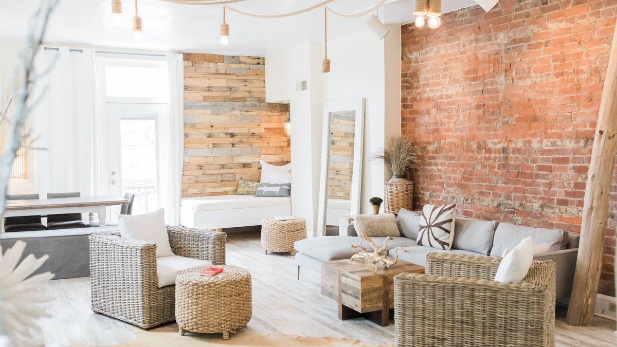 Mount Adams House | Experience this amazing Mt Adams home where celebrities stay