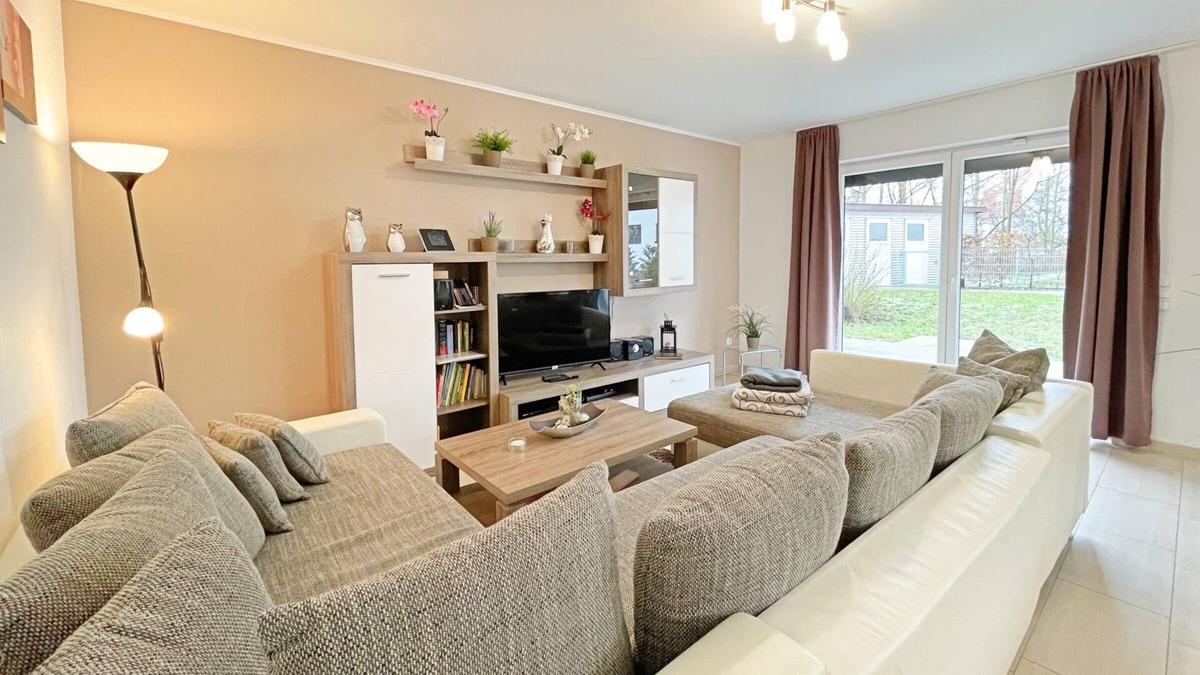 Koelpinsee Apartment | "Experience unforgettable moments in the Strandstraße vacation apartment Möwennest!