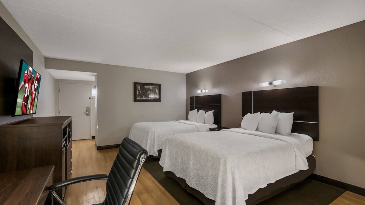 Ashley Oaks Hotel | Experience Value Stay Room w/Complimentary Breakfast | Free Parking