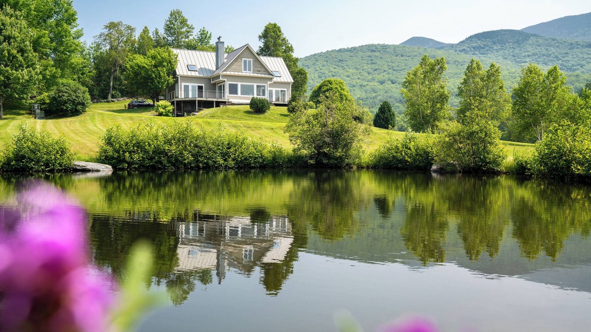 Stowe Hollow House | Experience Vermont in a Breathtaking Setting