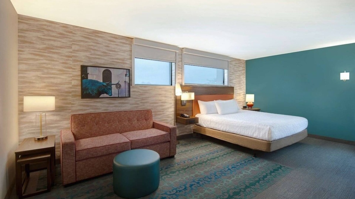 University Hotel | Experience Waco: Suite w/Kitchen & Outdoor Spaces