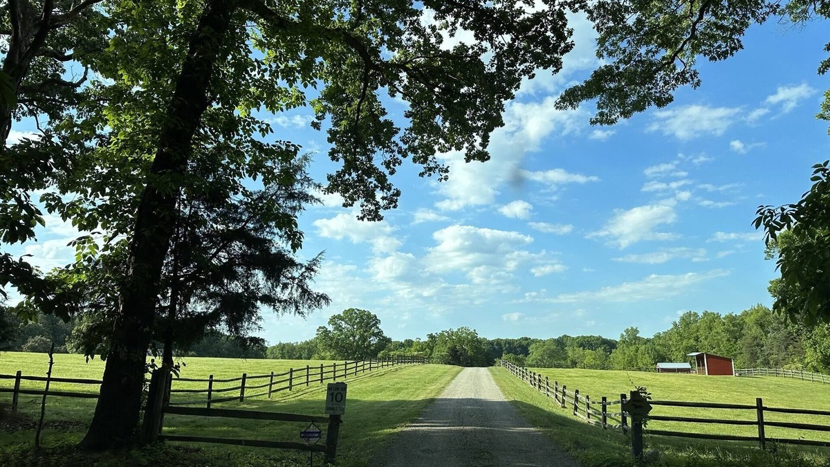 Powhatan House | EXPERIENCES, connection, nature & luxury await you on 50 acres!