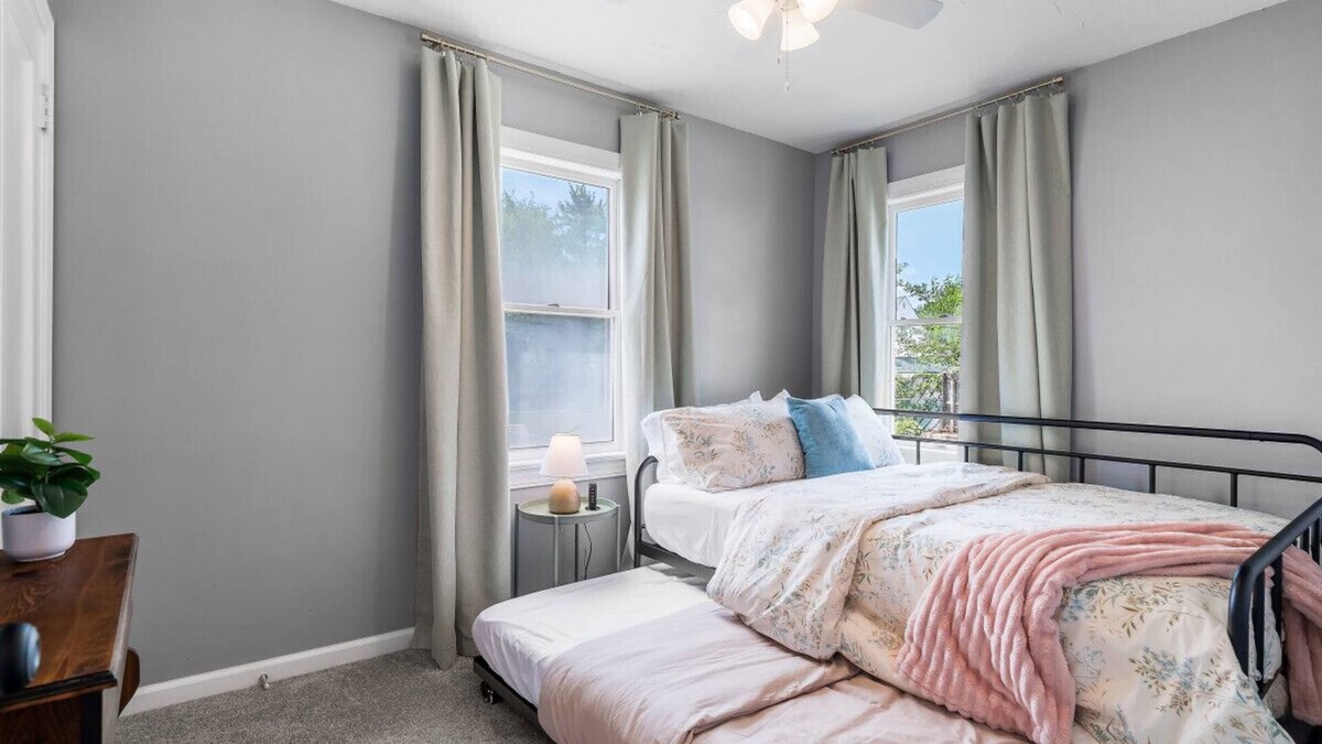 Lorain Apartment | Expertly Designed Lake Erie Escape W/Hot Tub