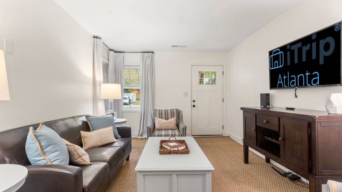 College Heights House | Explore Decatur from a Warm 2BR Bungalow with Outdoor Firepit | Walking Distance to Food + Drinks
