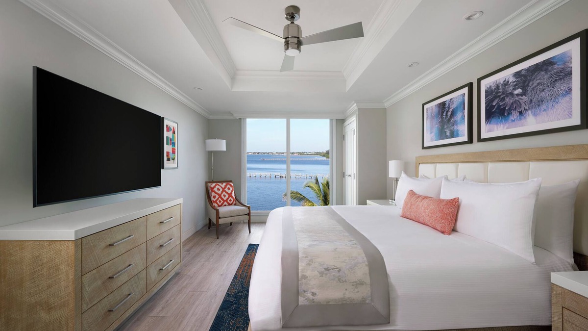 Charlotte Harbor Hotel | Explore From This 2-Bedroom Near Fishermen’s Village and Waterfront