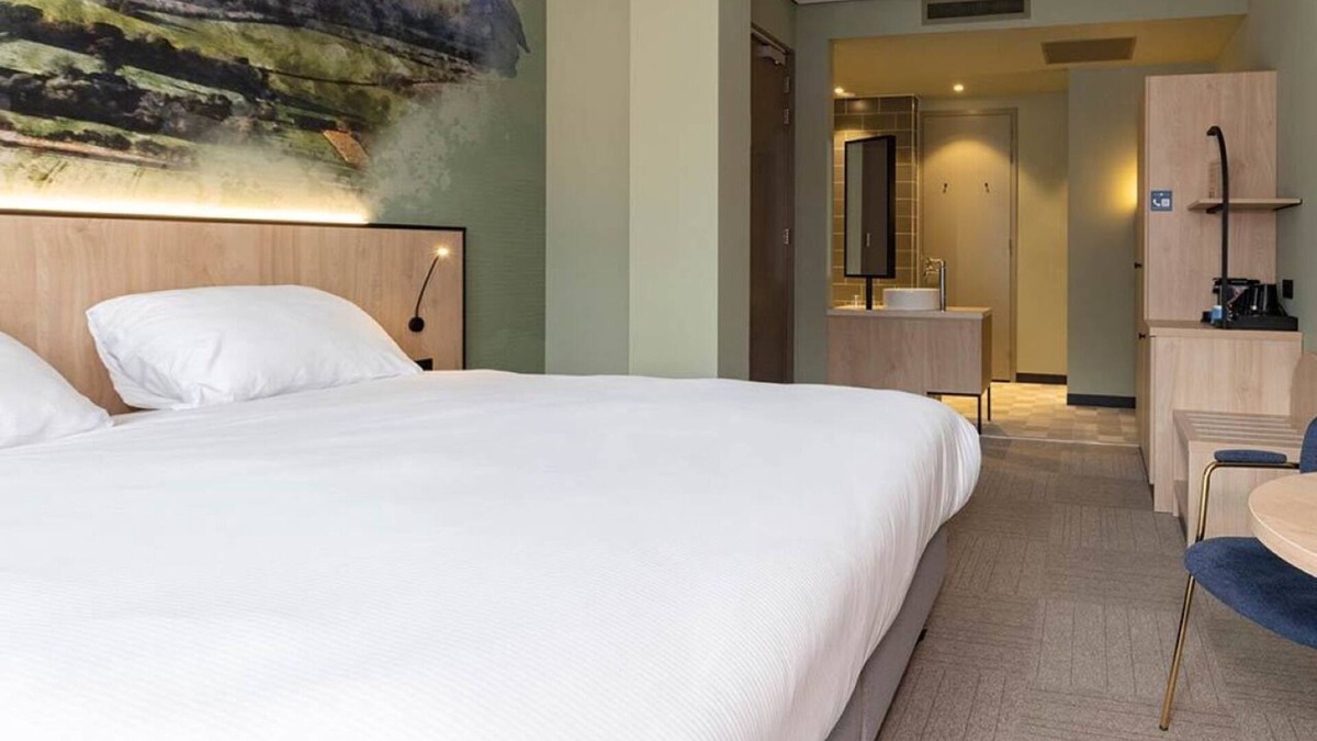 Marknesse Hotel | Explore Giethoorn: Comfortable Room in Quiet Surroundings - 3 Units