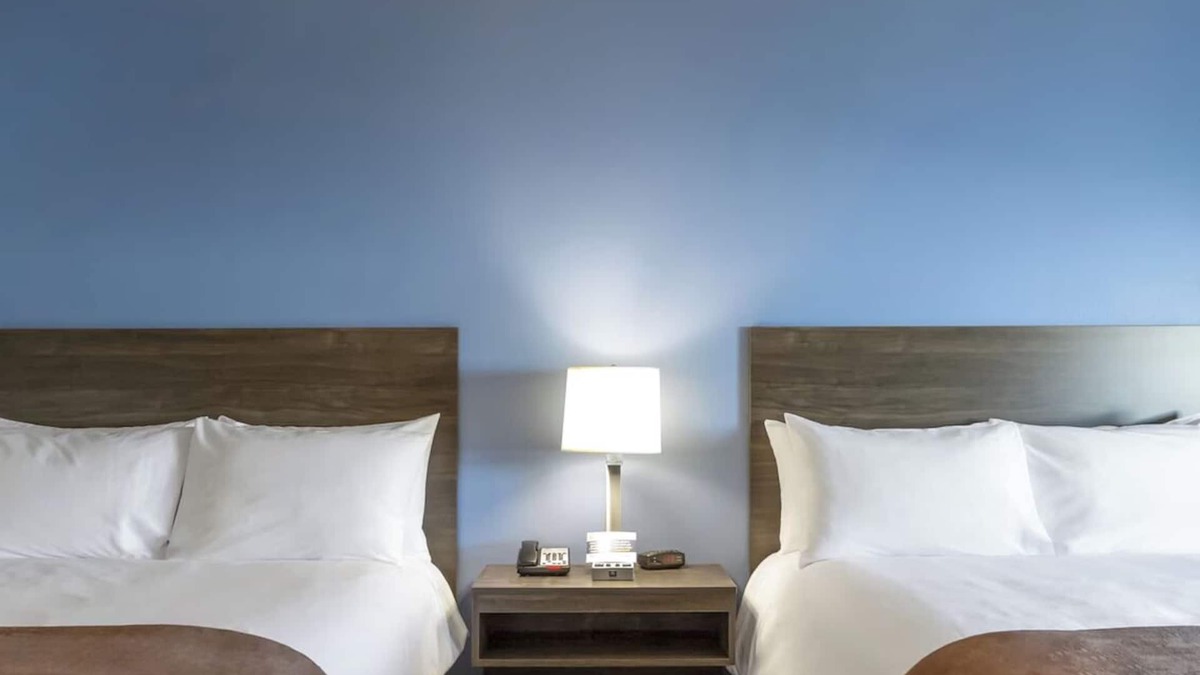 Grand Rapids Hotel | Explore History: Stay in Room w/Kitchen Near Gilbert Mansion! | Pool | Parking