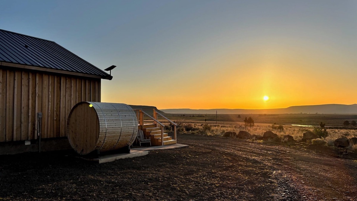Summer Lake Cottage | Explore Oregon Outback - Sauna - Stargaze - WIFI - Bird Watching Enthusiasts
