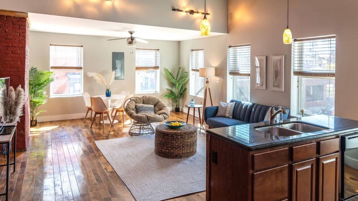 Pendleton Apartment | Explore OTR and Downtown from Broadway Lofts