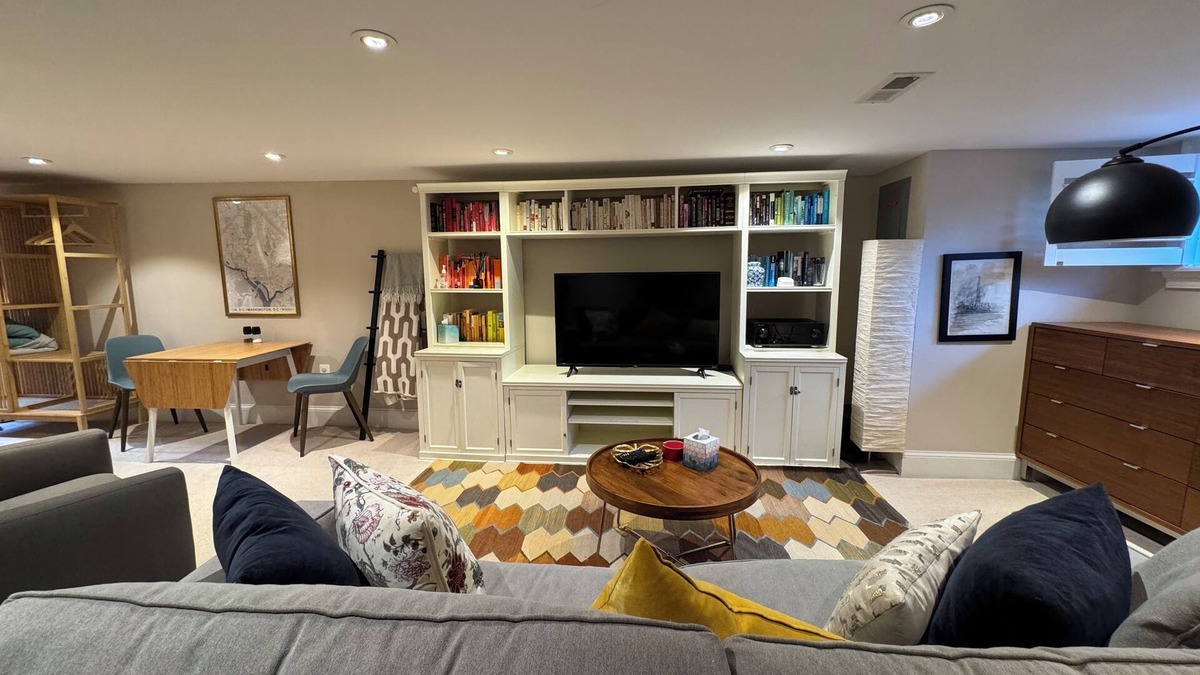 Near Northeast Apartment | Explore Sights of Washington from Spacious Basement Apartment