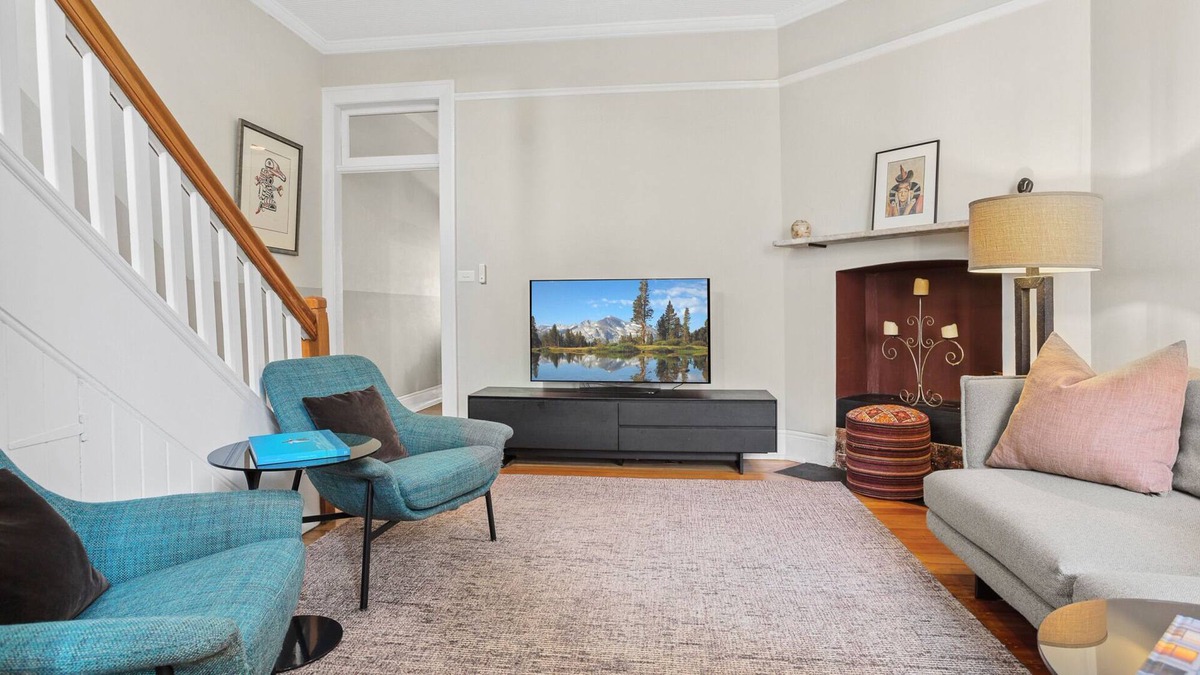 The Rocks Apartment | Explore Sydney from a convenient 3 Bedroom Unit