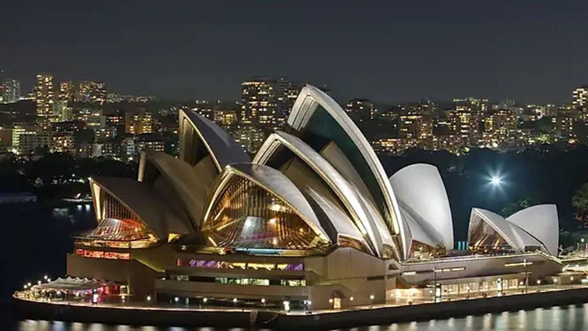 The Rocks Apartment | Explore Sydney from this charming 1-bed apartment in an historic 1904 building