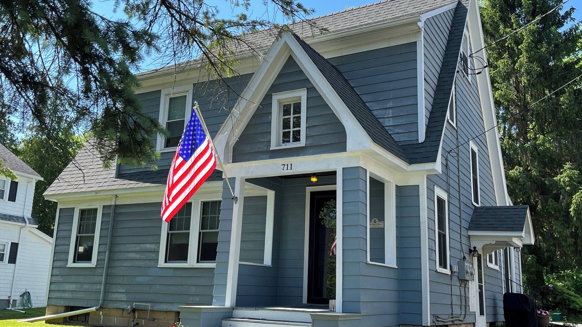 Waterloo House | Explore the Finger Lakes Region from this cozy 3-bedroom home near Geneva, NY.