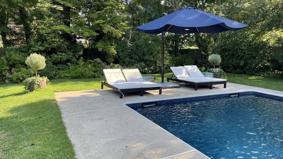 Silver Beach House | Explore the Hampton in this Shelter Island Getaway. Weekly Bookings