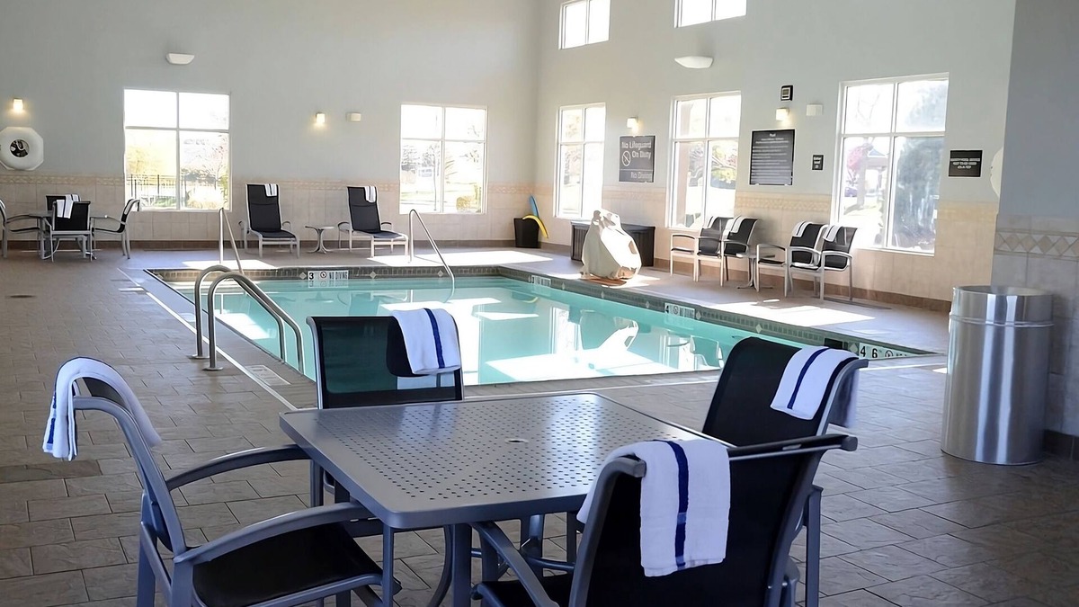Athens Hotel | Explore the Heart of City! Free Breakfast, Indoor Pool, Free Parking!