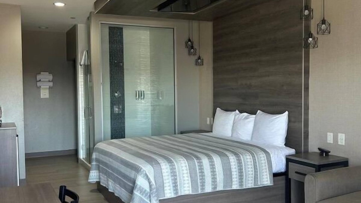 Houston Hotel | Express Inn - Richey