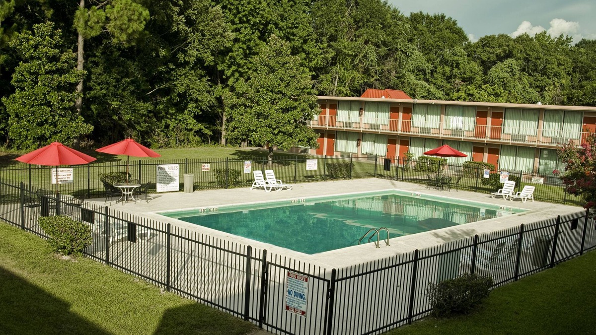 Palestine Hotel | Express Inn & Suites