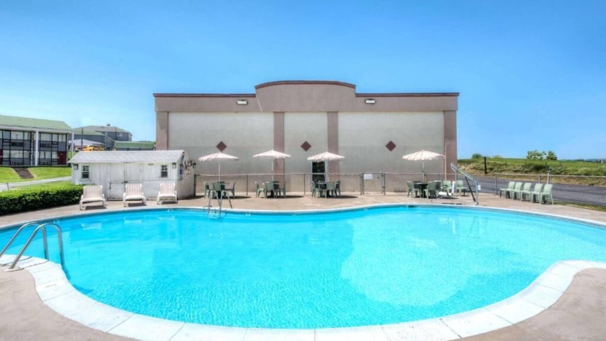 New Cumberland Hotel | Express Inn