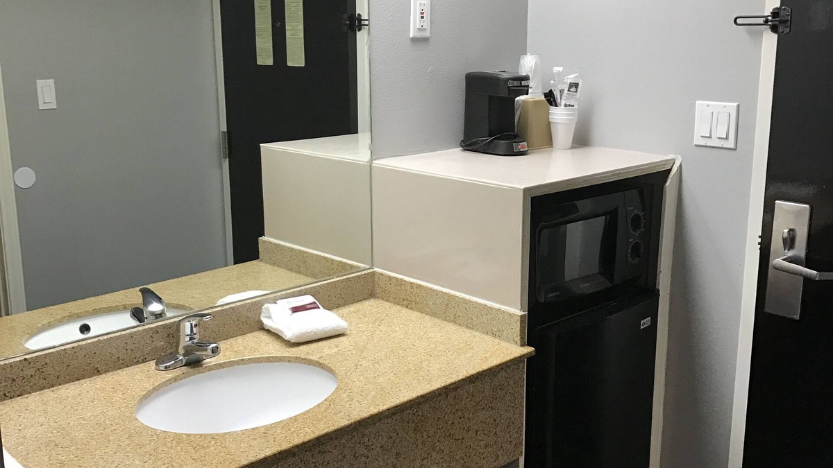Weslaco Hotel | Express Inn