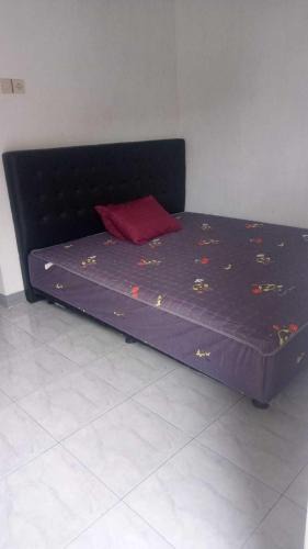 Kayangan Hotel | EXPRESS O 91901 Homestay Irish Irish