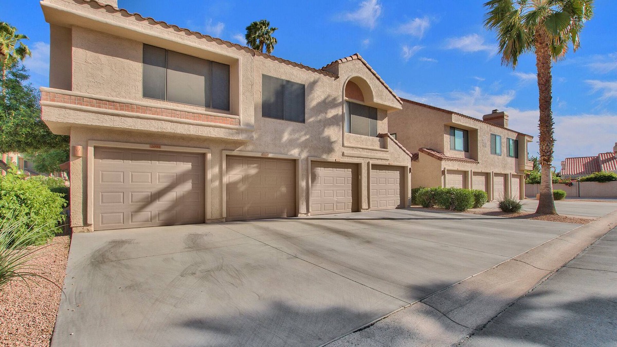 Scottsdale Ranch House | Exquisite 2 Bed/2.5 Bath Venetian in Scottsdale Ranch Condo