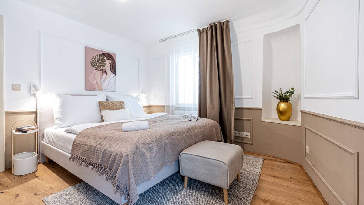 Mala Strana Apartment | Exquisite 2 bedroom apartment at Lesser Town