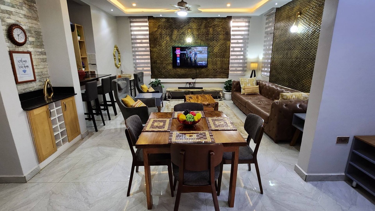 Entebbe House | Exquisite 3bed 3.5bath Lake View Home!