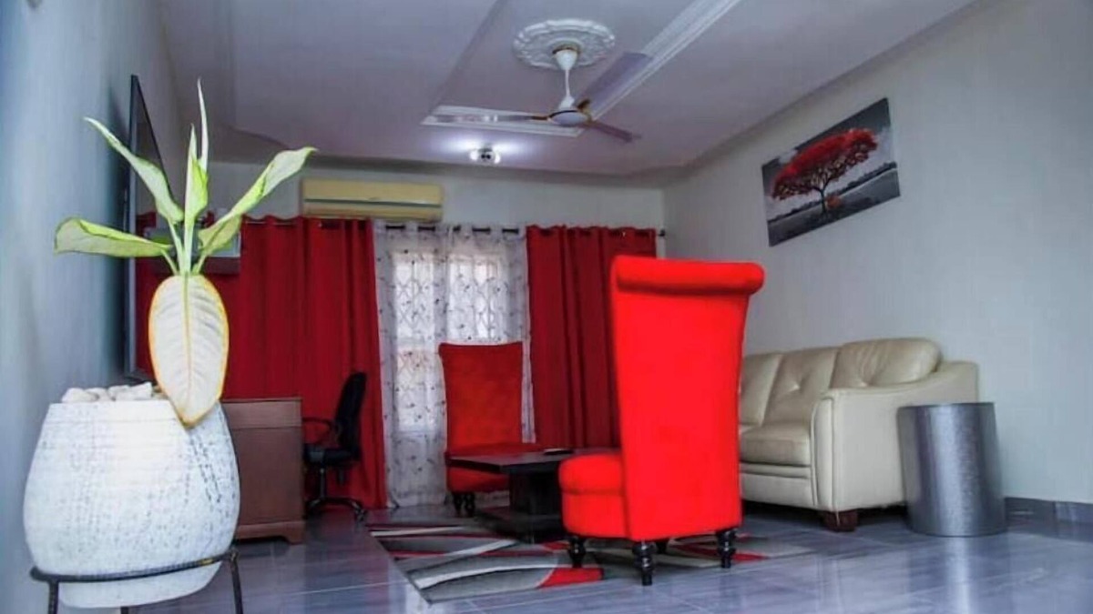 Kwabenyan Apartment | Exquisite 4-bedroom home with free car pickup