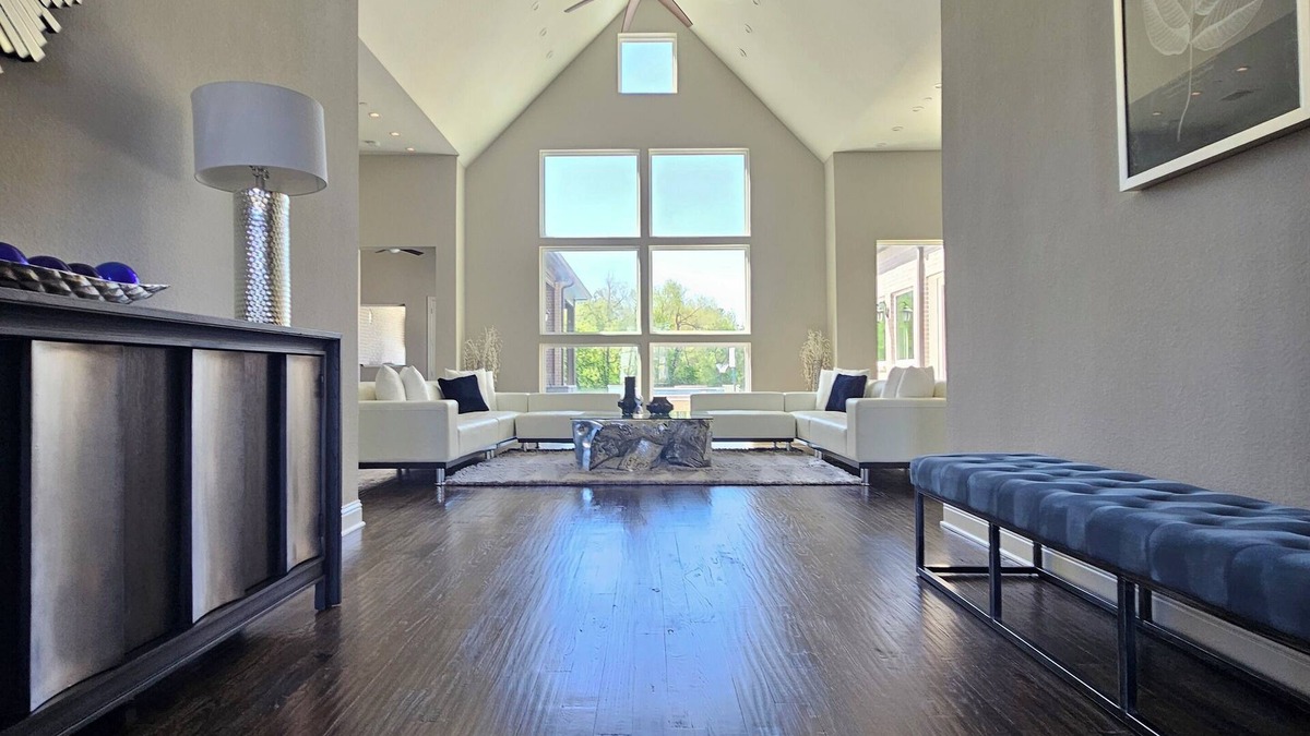 Lucas House | Exquisite 6000 Sqft home with 5 Bedrooms, 7 Bathrooms, and Lavish Amenities