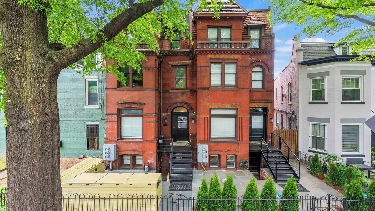 Shaw Apartment | Exquisite 8BR/7BA DC Mansion – Reunions, Retreats