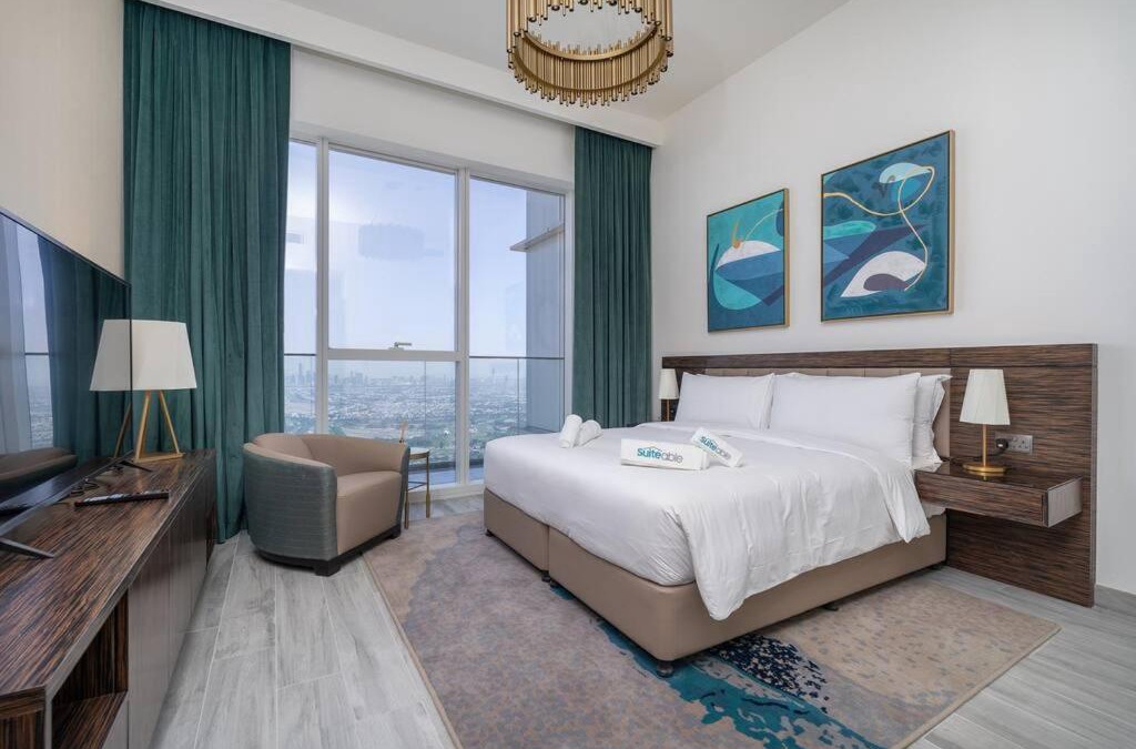 Dubai Internet City Apartment | Exquisite Apartment Minutes Away from the Beach