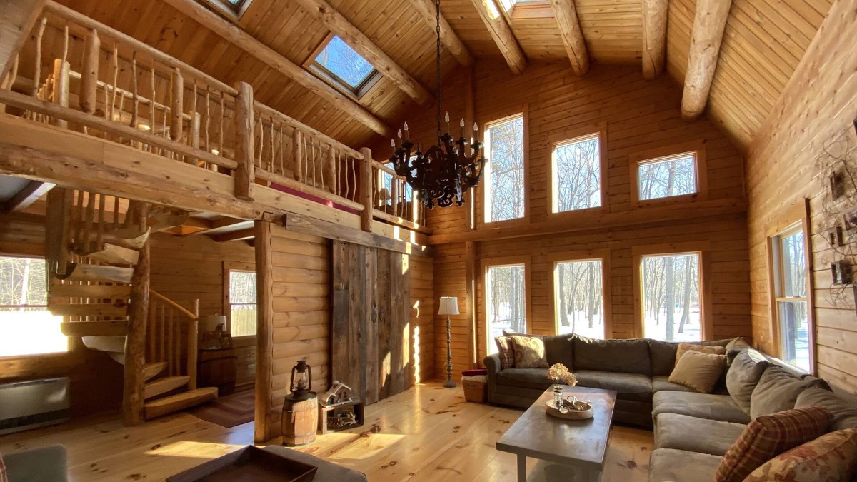 Bartlett Cabin | Exquisite beach front log home on Saco River