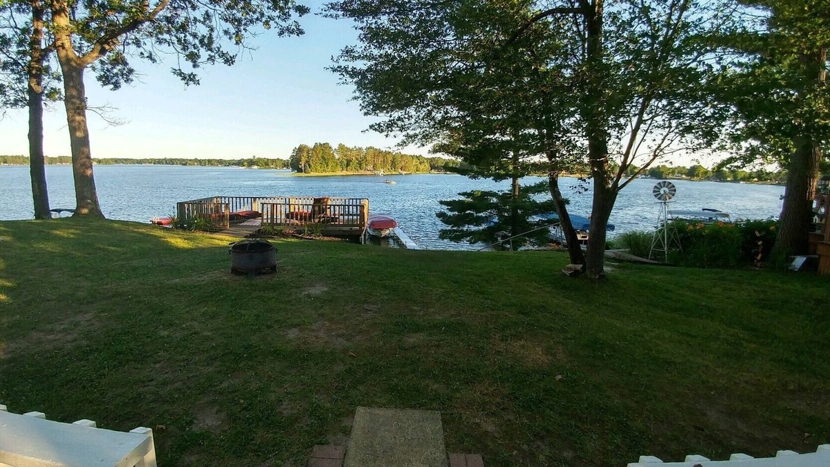Long Lake House | Exquisite Cabin on Beautiful Long Lake