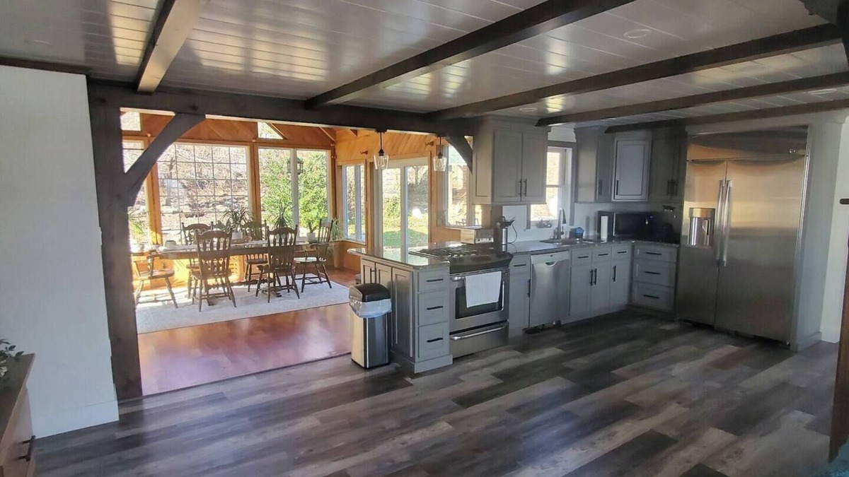 New Holland Cottage | Exquisite cottage with valley views and Hot Tub