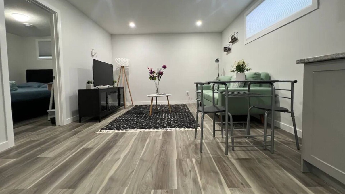 Regina Apartment | Exquisite Guest Suite in Regina