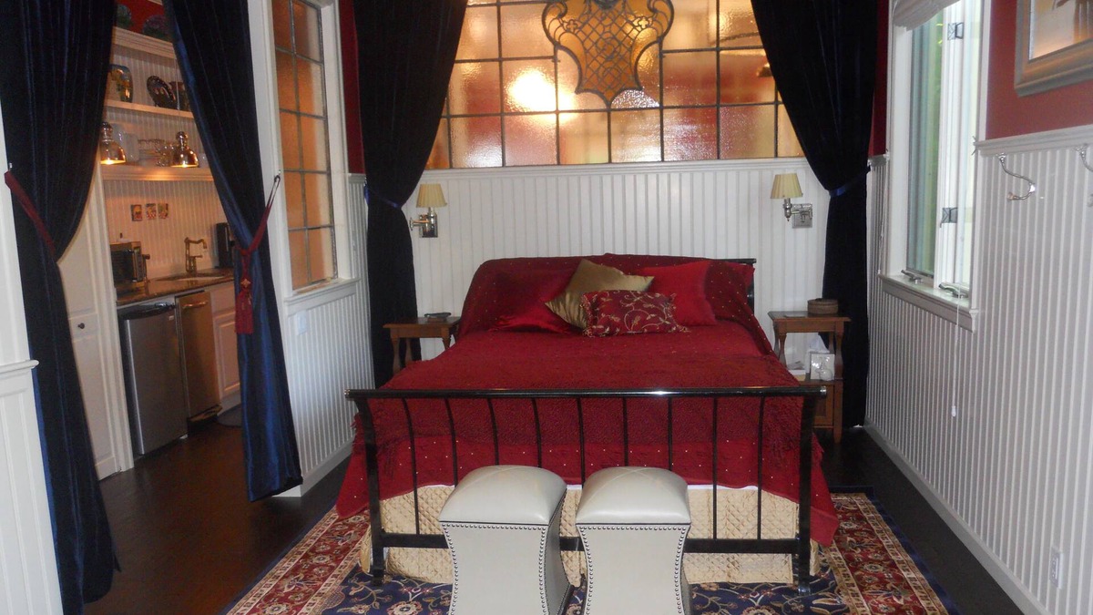 Portland Heights House | Exquisite Historic Suite Close to Downtown 14-21673