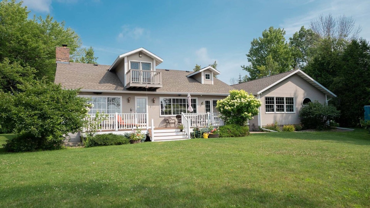 Escanaba House | Exquisite Home, on Sandy Shore of Lake Michigan in Escanaba
