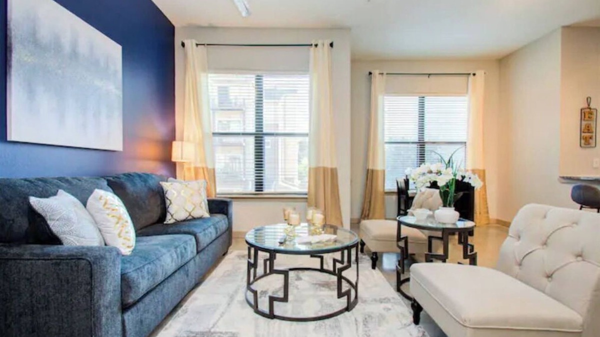 South Central Houston Apartment | Exquisite Houston Med. Center 2B/2B Apartment Free Parking