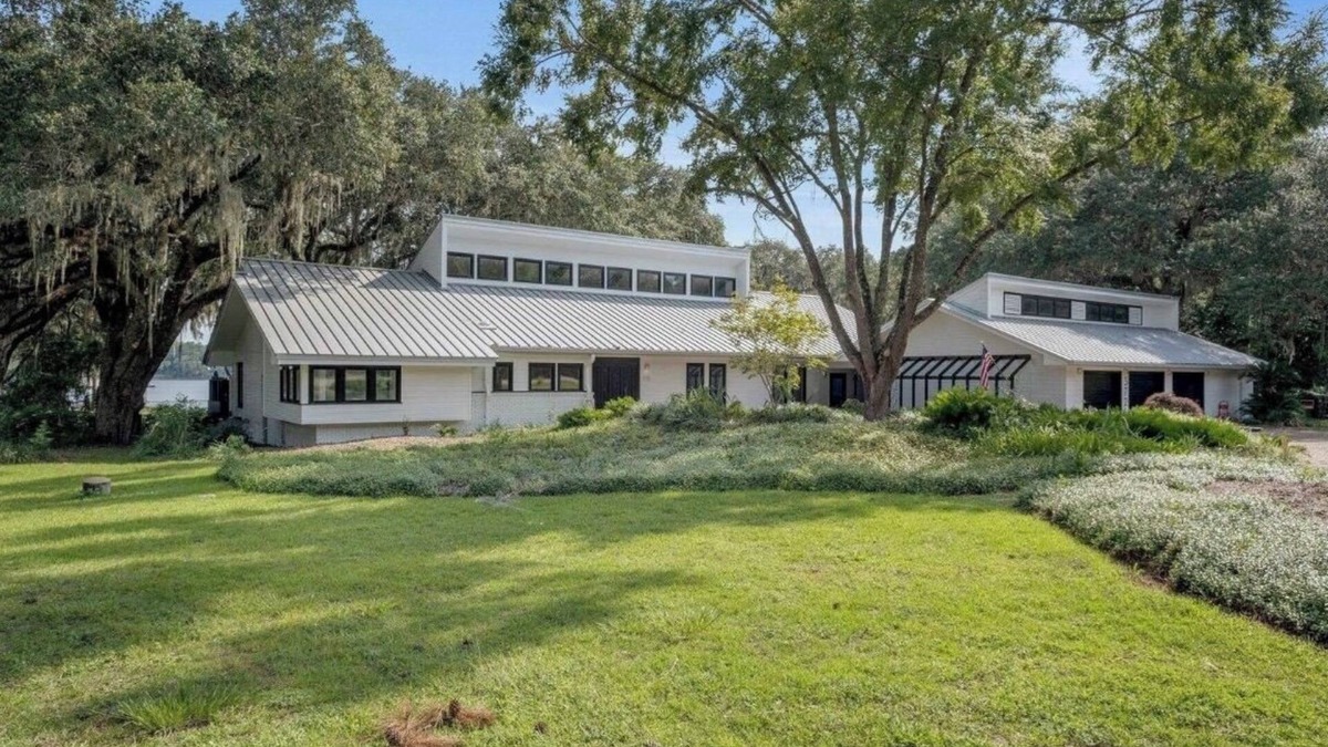 Lake Bradford -Cascade Lake House | Exquisite Huge Lakehouse 3 miles from FSU and downtown. Sleeps 16+