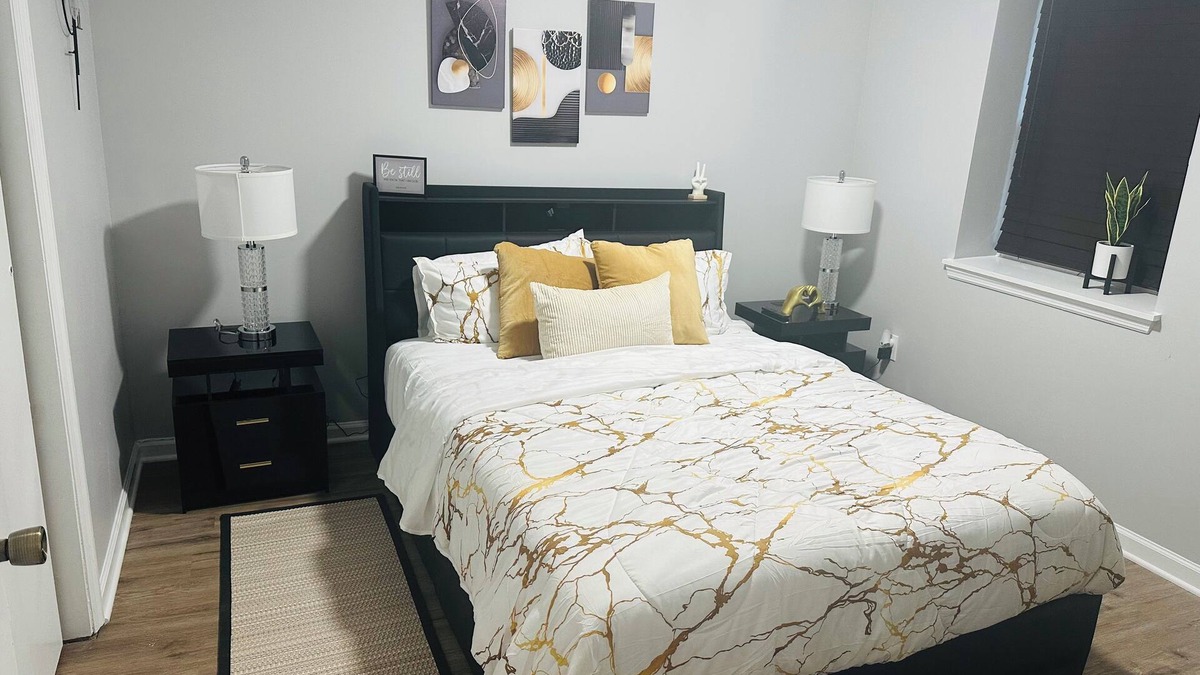 Ampere Apartment | Exquisite private 1-bedroom apartment in delightful Newark with modern amenities
