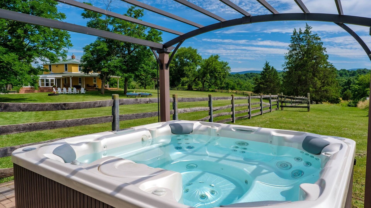 Front Royal House | Exquisite Riverfront Paradise...100+ Acres- Hike, Boat, Swim without leaving!