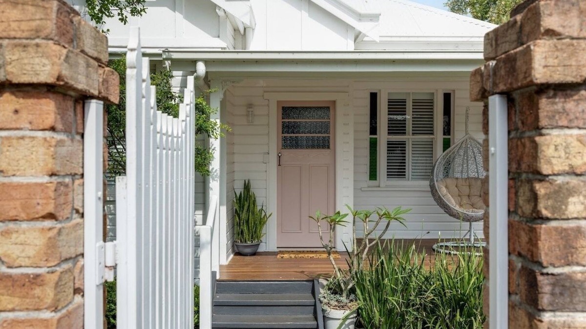 East Toowoomba House | Exquisite, Stunning & Central! CDB Fringe Cottage!
