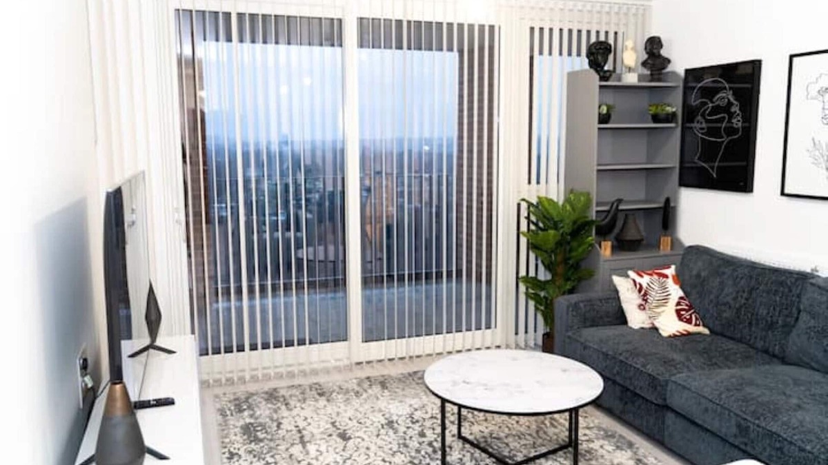 West Hendon Apartment | Exquisite- stylish- luxurious