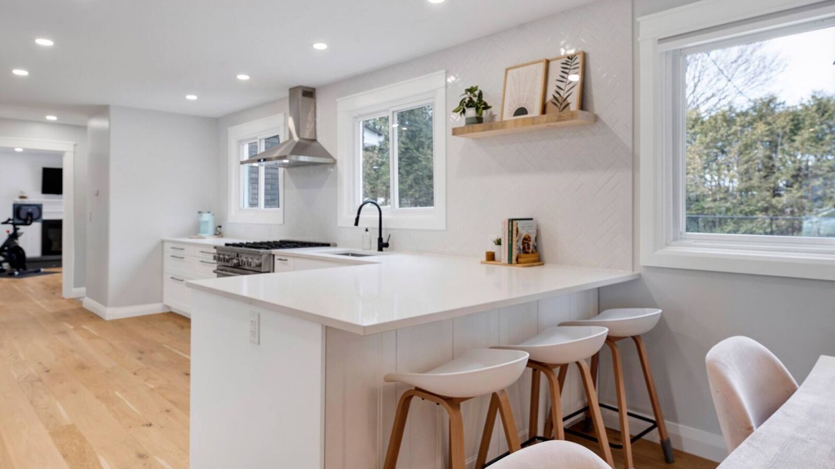 Auden Park House | Exquisite summer retreat with heated pool