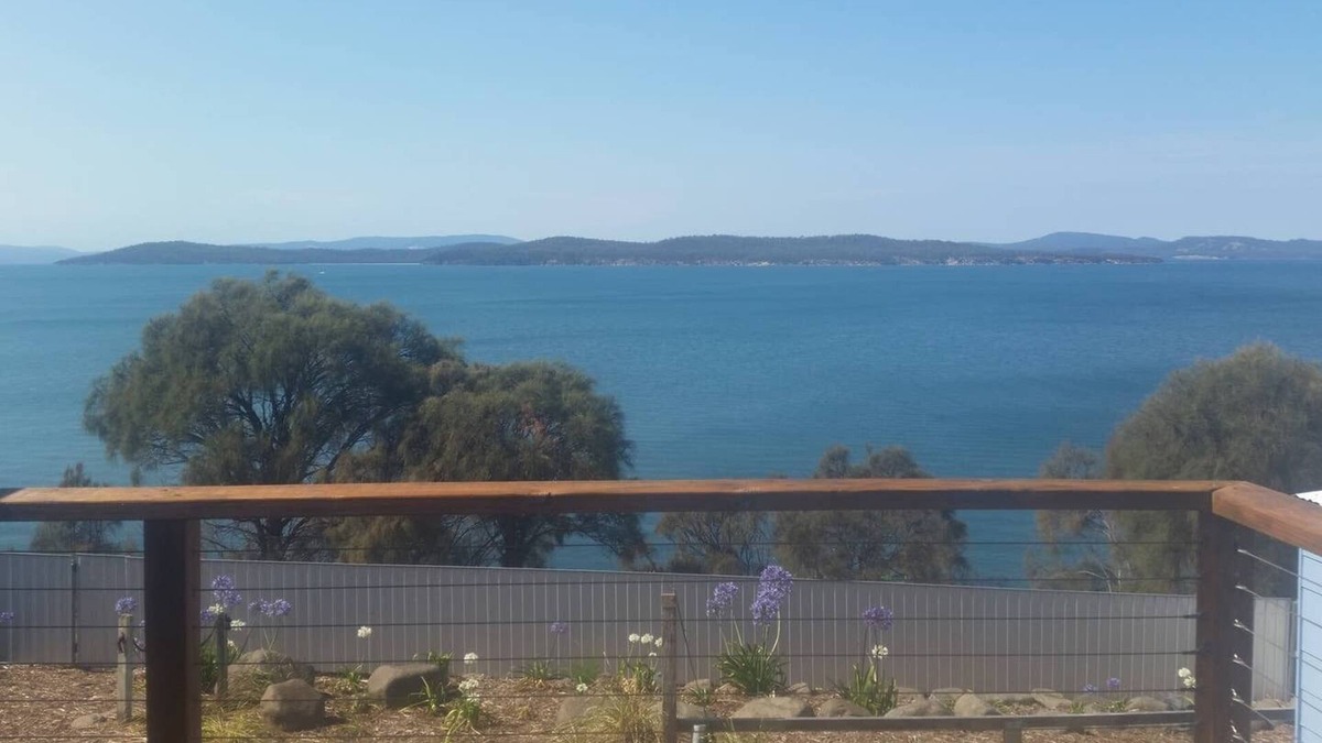 Primrose Sands House | Exquisite views over Frederick Henry Bay